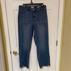 Wonderly Dark Blue Ankle Jeans with Frayed Hem